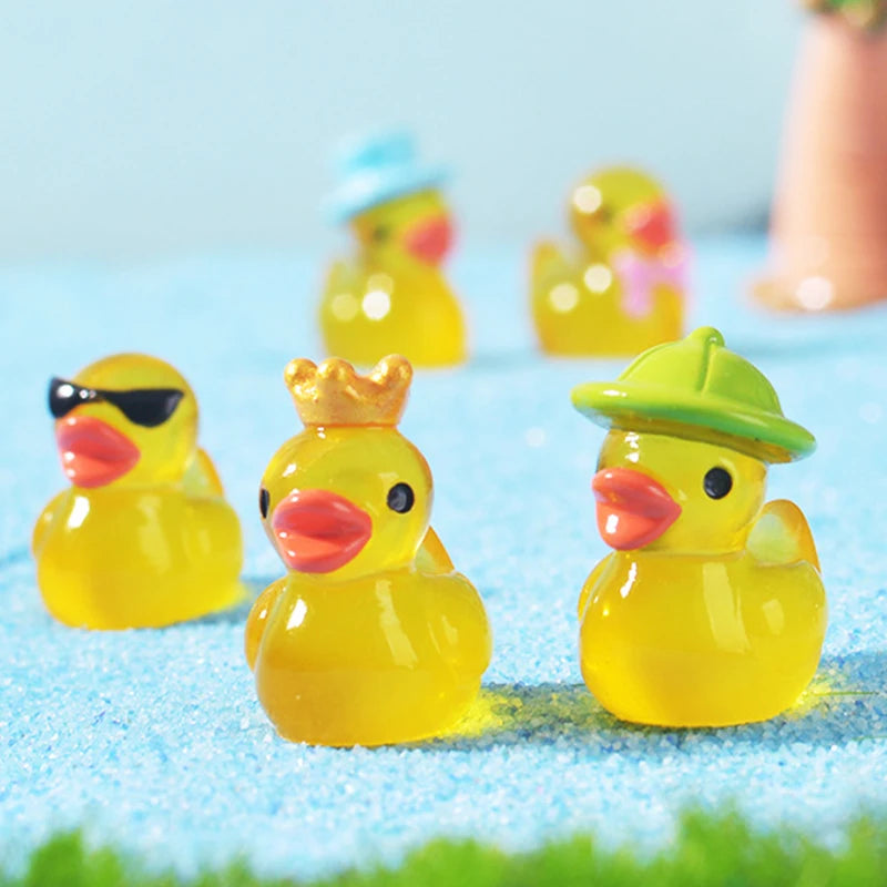 30pcs Luminous Resin Mini Yellow Duckling Miniatures Doll House Glow-in-the-Dark Ducks Figurines For DIY Aquarium Garden Decor
